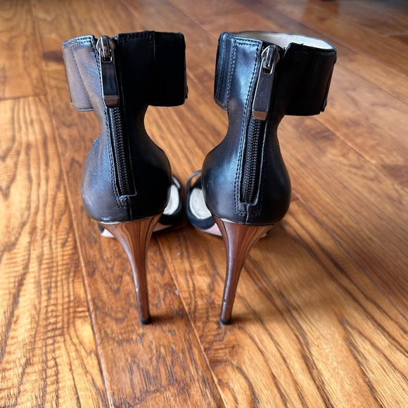 BCBG Max Azria Womens Ankle Strap Stiletto Heels Black Silver Tone Size 9.5 - Picture 6 of 7